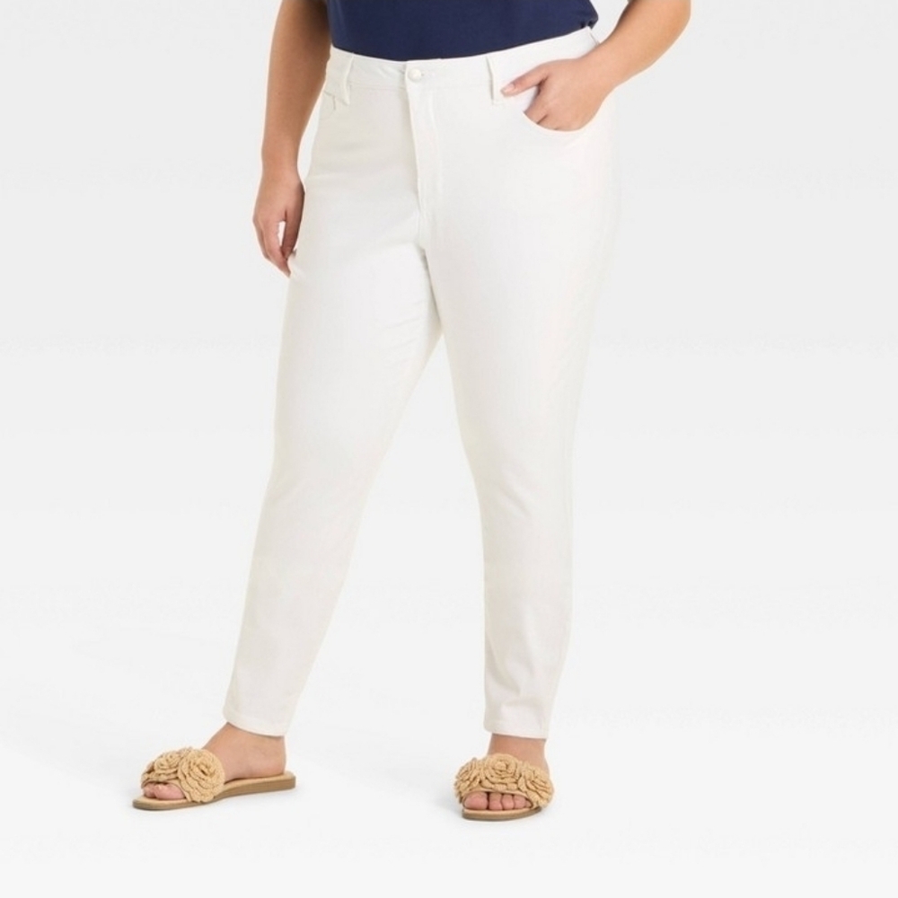 Ava & Viv Mid-Rise Fitted Hip and Thigh Skinny Stretch Jeans True White